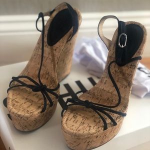 Schutz Sandalia Salto Alto Cork Wedges in Azul